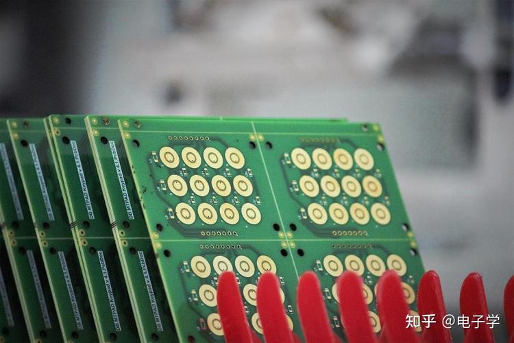 pcb禁布区怎么布线（pcb禁止布线层作用）-图2