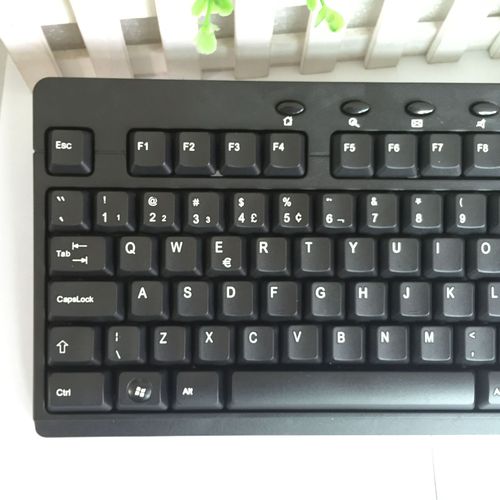 早期的pc标准键盘为83键（最早键盘）