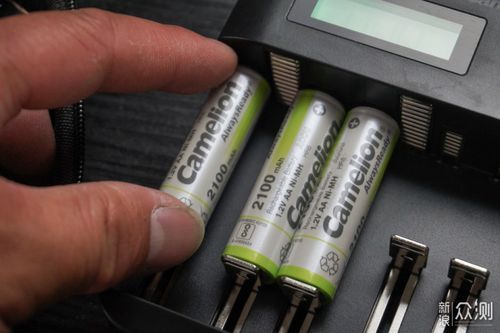 充电干电池漏电怎么检查（充电干电池漏电怎么检查出来）
