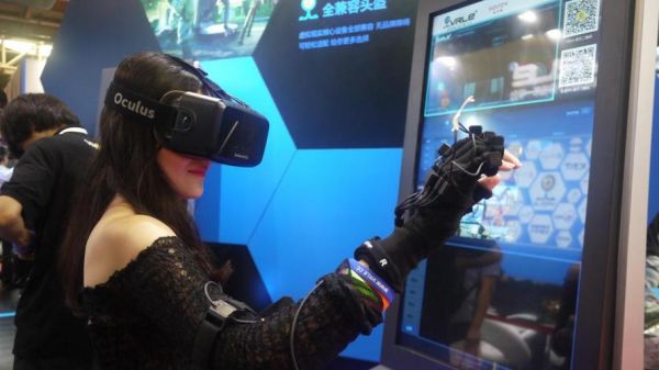 VR虚拟现实体验设备（vr虚拟体验是什么意思）