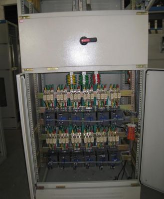 电控柜接线颜色标准（电控柜布线和线标使用时有哪些规则）