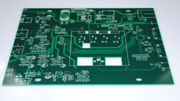 pcb板绿油厚度标准（pcb板上的绿油是怎么印上去的）